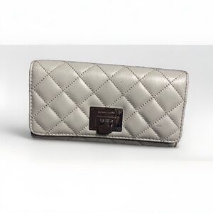 Michael Kors Quilted Pink/Silver Carryall Clutch Wallet with Latch